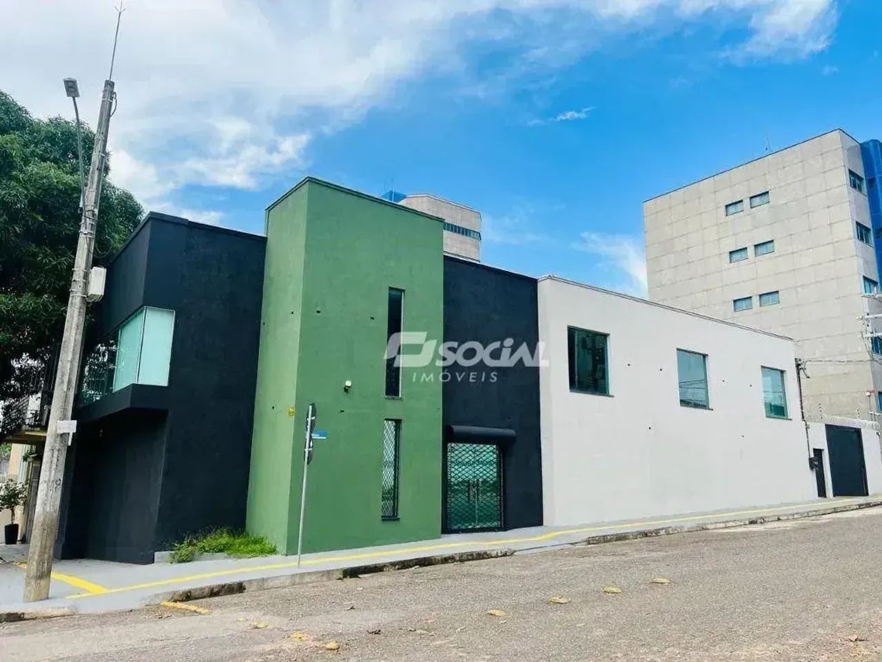 Excelente prédio semi-mobiliado para locação com amplo espaço, climatizado e localização p - Foto 2