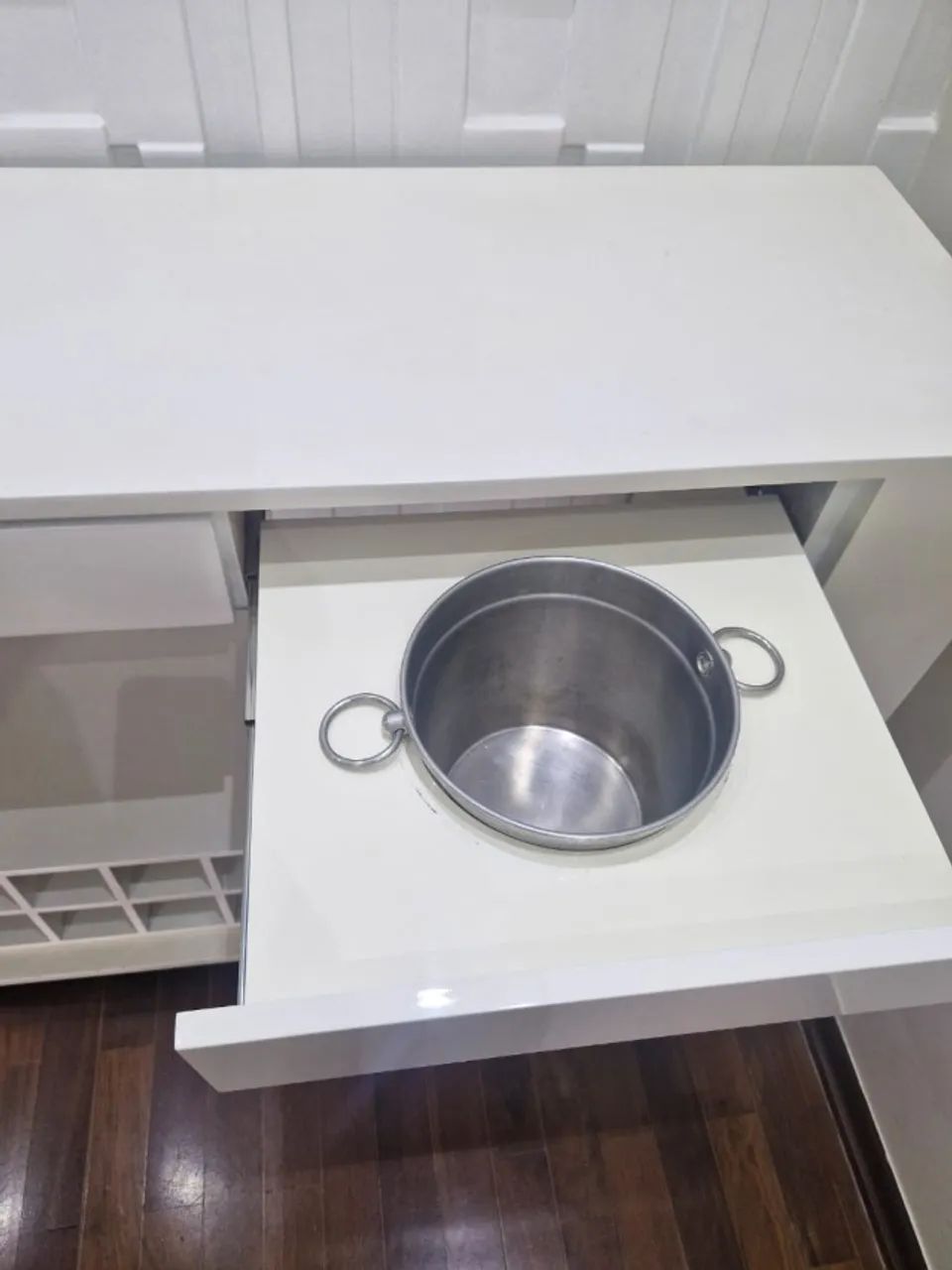 Bar laqueado branco