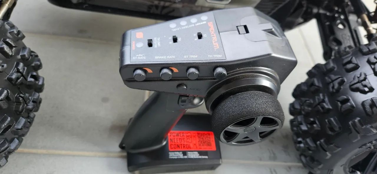 Automodelo arrma kraton 8s - Foto 3