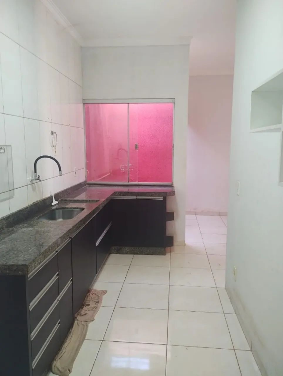 ALUGO CASA COM 2 QUARTOS NO SETOR LAGO NORTE - Foto 2