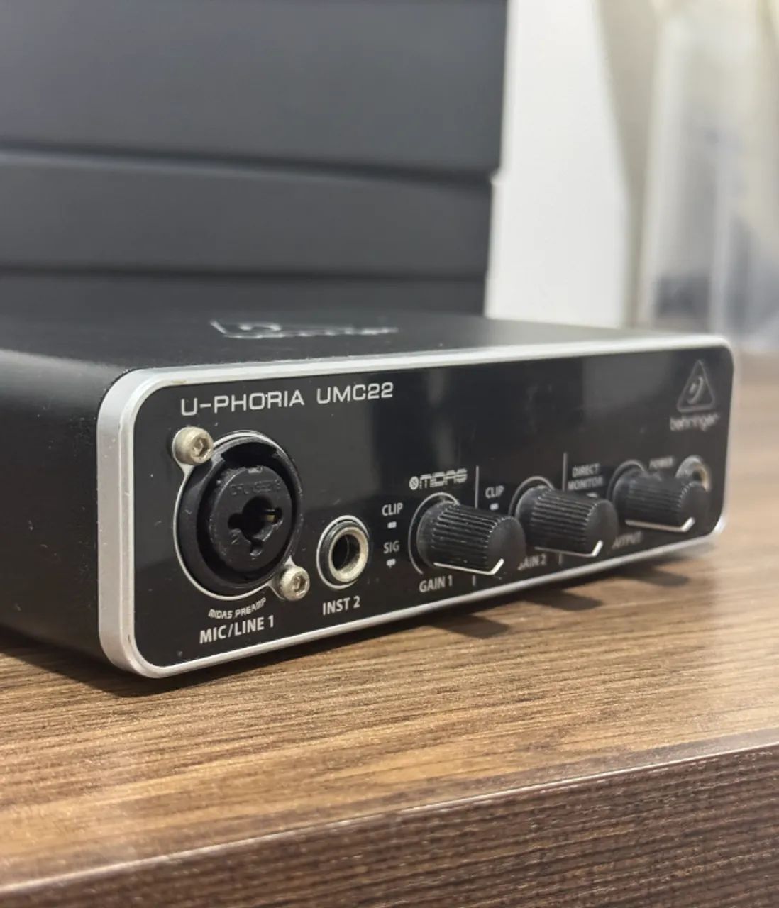 Interface De Áudio Behringer U-phoria Umc22 Midas Usb - Foto 2