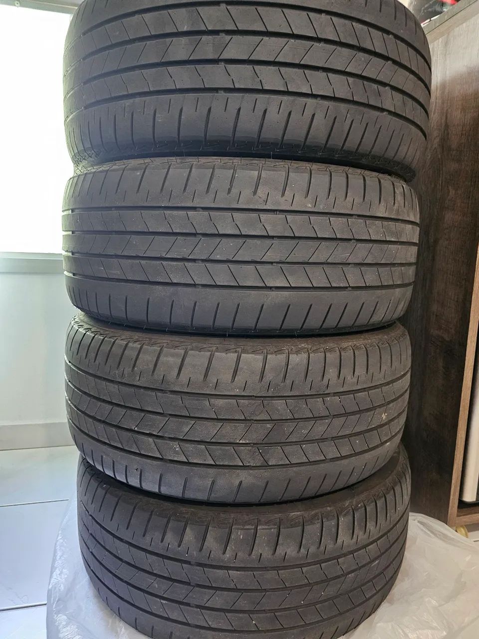 4 Pneus Bridgestone Turanza T005 -225/45 R17 - meia vida - Foto 3