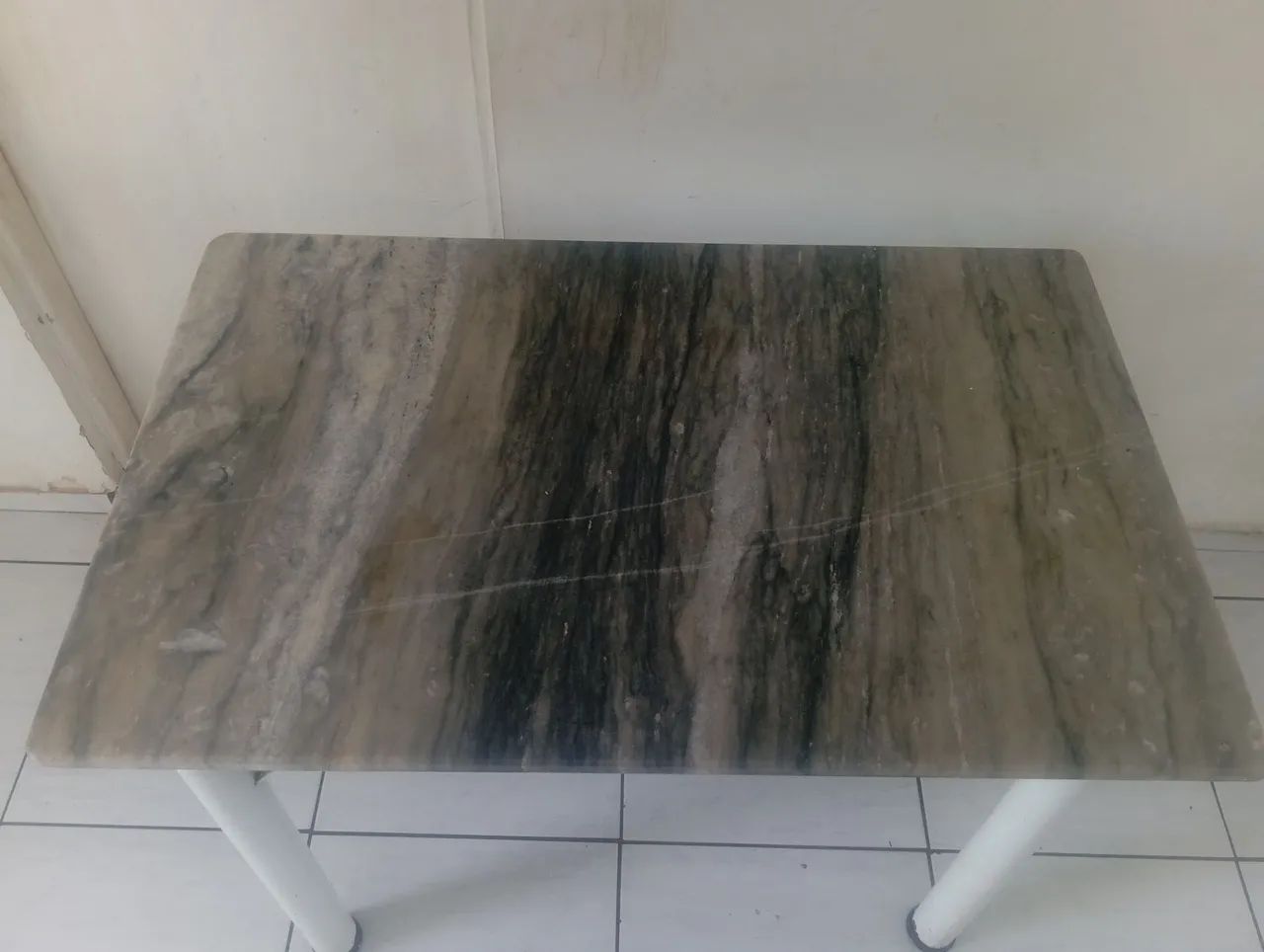 Mesa com pedra 
