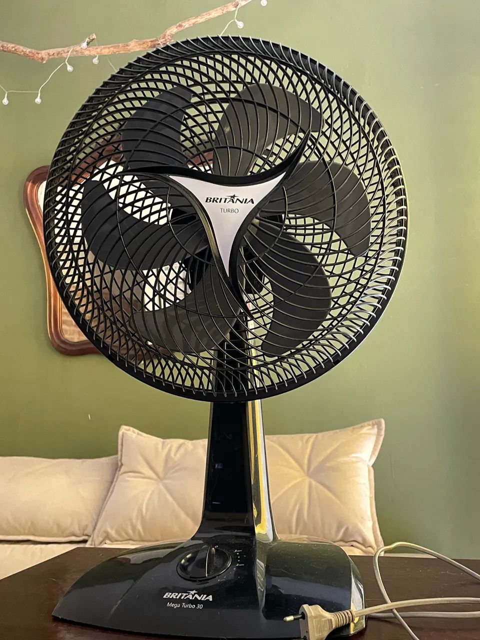 Ventilador de Mesa Britânia Protect Mega Turbo 30