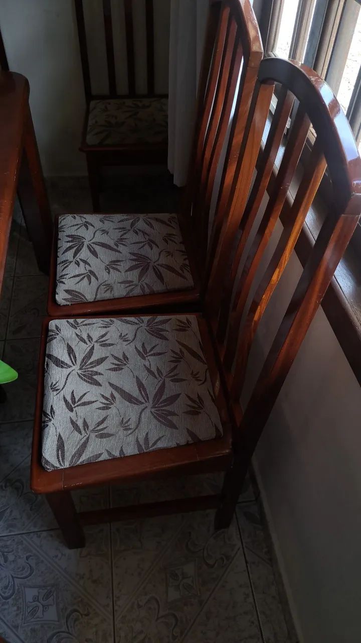 Mesa com seis cadeiras - Foto 5