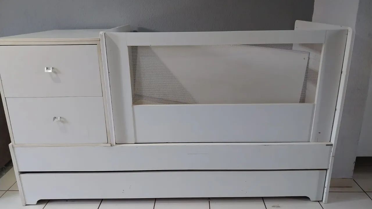 Berço com Cômoda e Cama Auxiliar (Bicama) - Semi Novo!