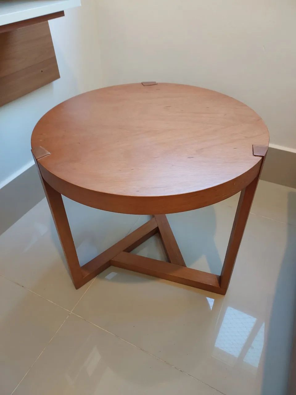 Mesa lateral em madeira - Foto 4