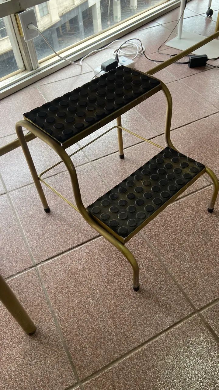 Escada para consultório 