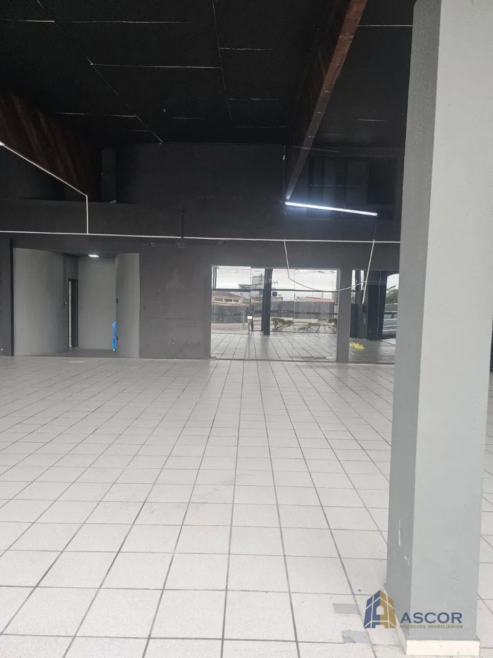GALPÃO COMERCIAL PARA LOCAÇÃO NA AVENIDA IVO SILVEIRA - FLORIANÓPOLIS - Foto 5