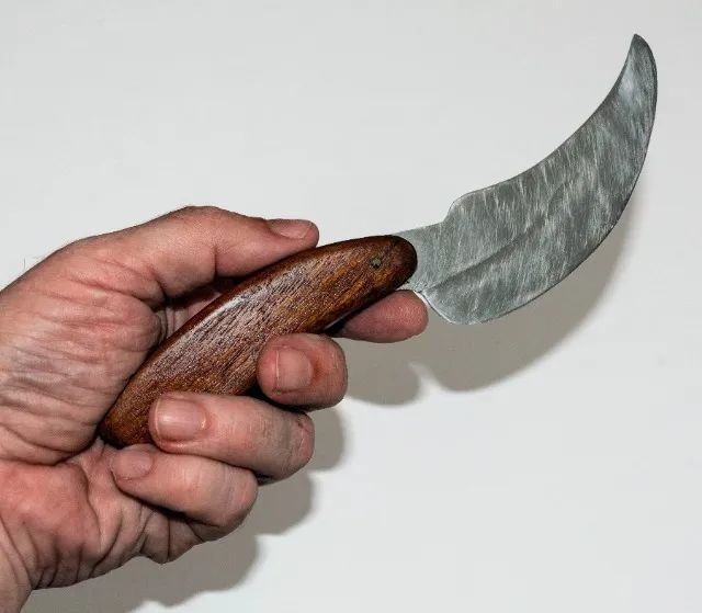 Faca artesanal tipo Skinner