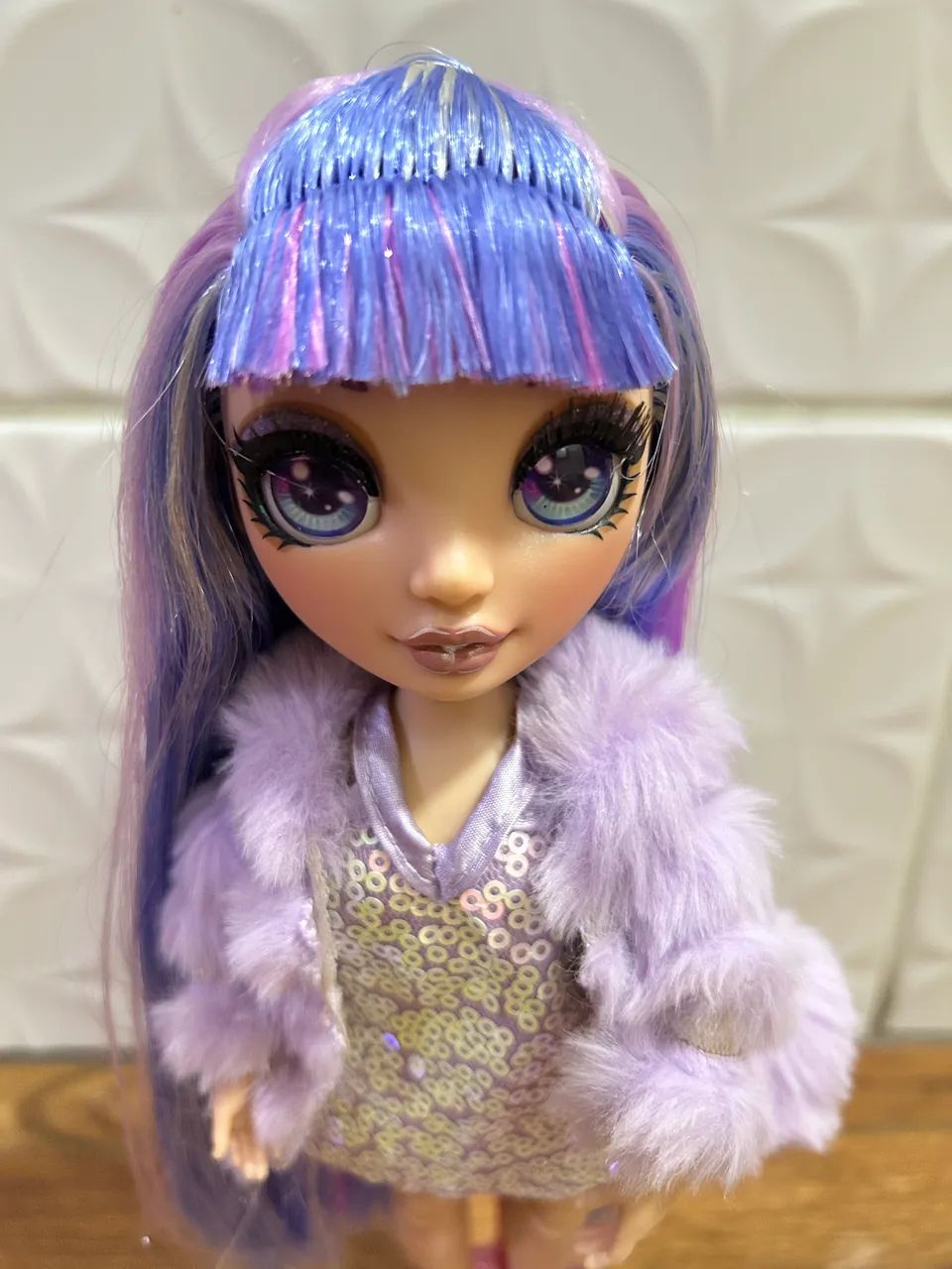 Rainbow High Violet  - Foto 2