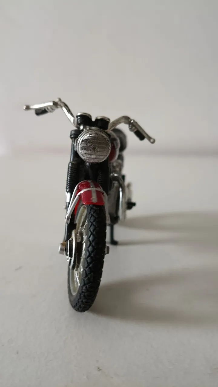 Miniatura de moto clássica  - Foto 4