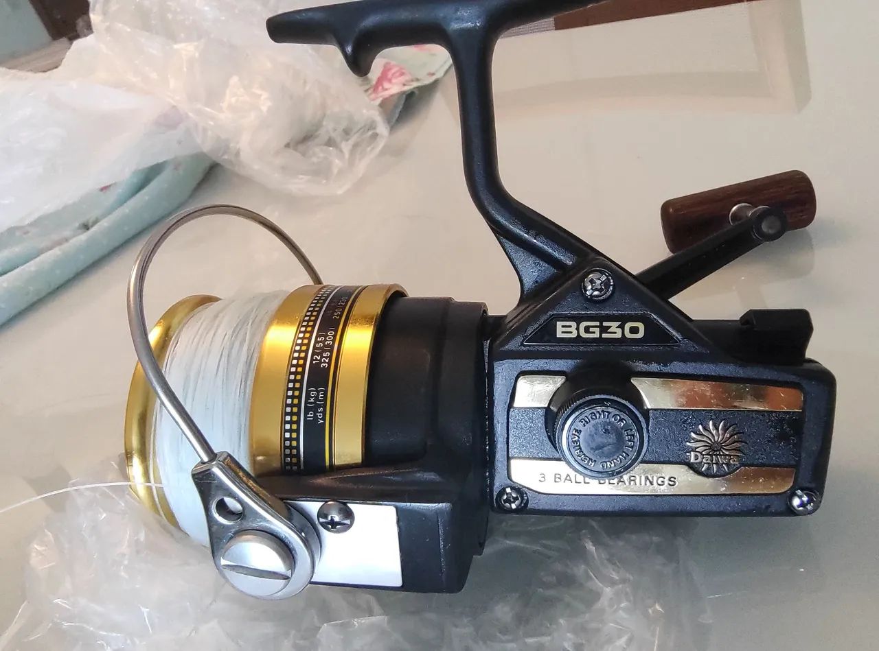 Molinete Daiwa BG30 - Foto 6