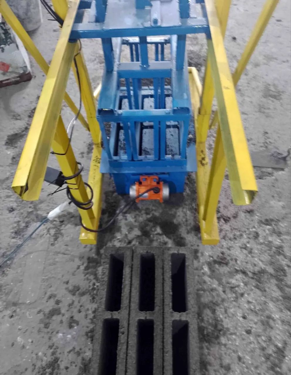 MÁQUINA DE BLOCOS  - Foto 2