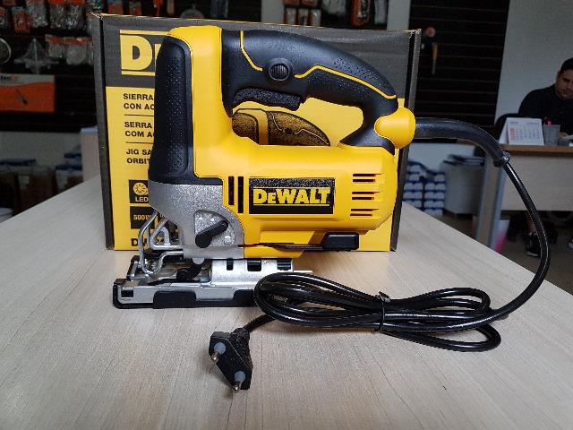 Serra Tico-tico 500W c/ base ajustável DW300 DeWalt