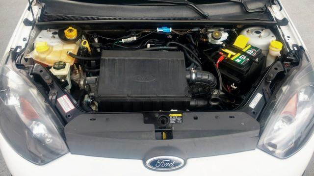 Fiesta Hatch 1.6 Flex Completo Único dono! - Foto 11