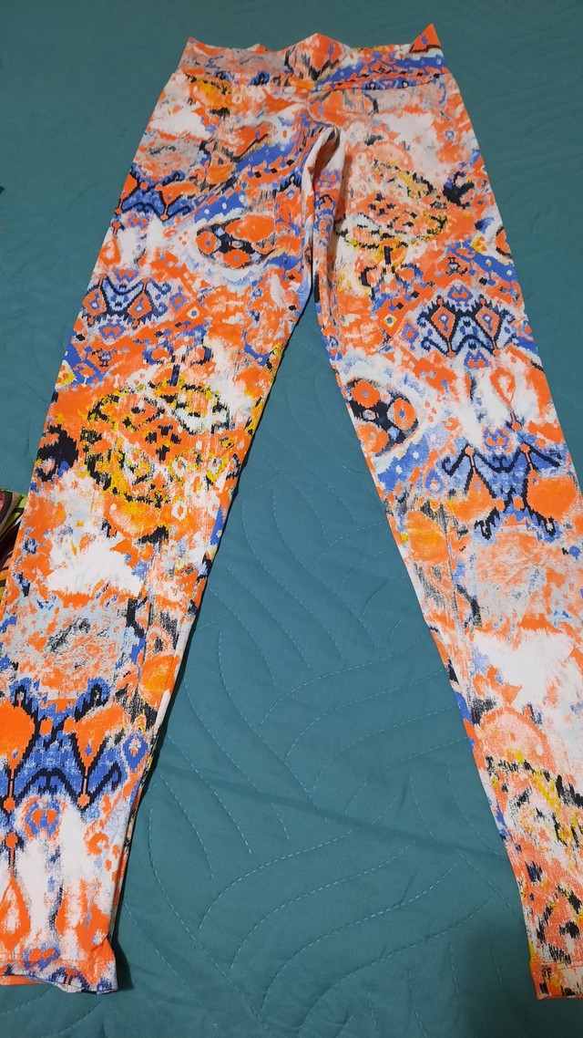 Calças Legging Tam M/G. 30,00 cada. Novas - Foto 4