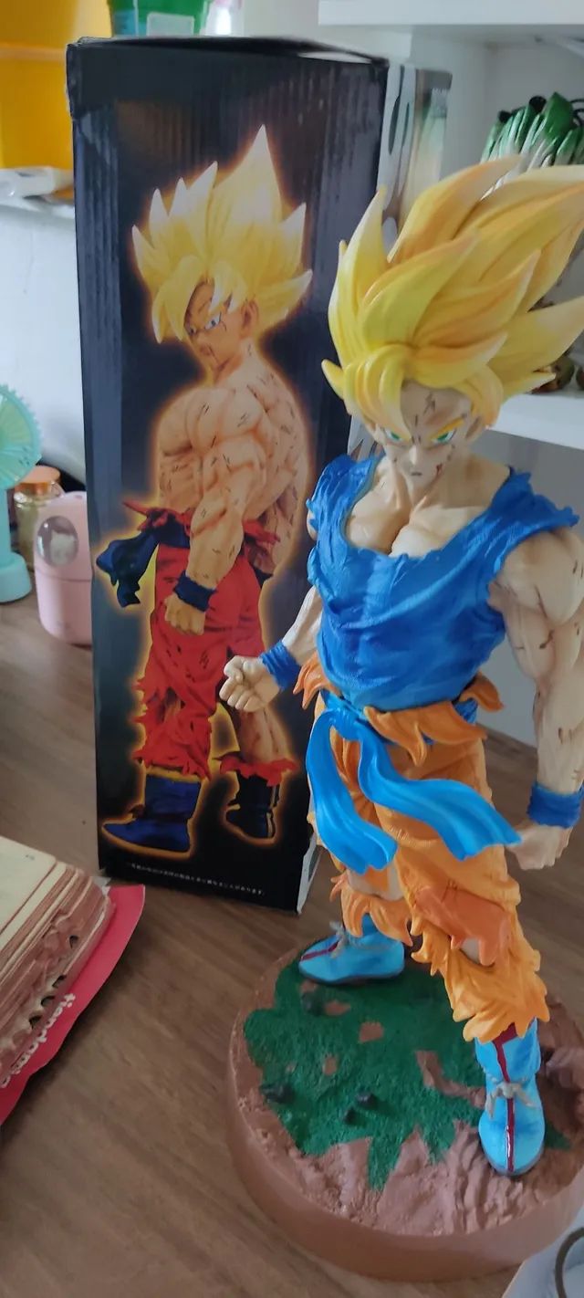 Boneco do goku tamanho gigante