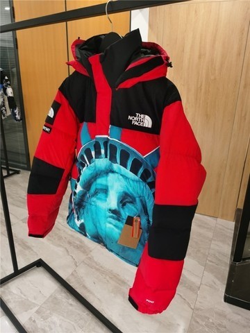 Jaqueta Puffer The North Face x Supreme Statue of Liberty Baltoro