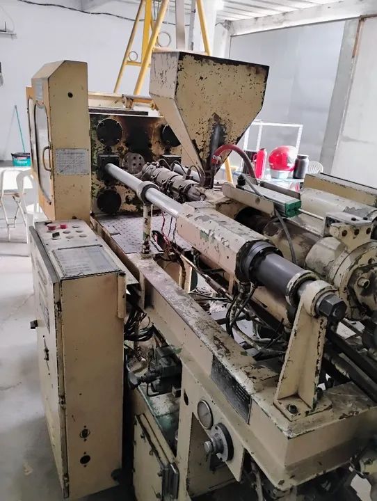 Máquina de Injeção de Plástico Usada