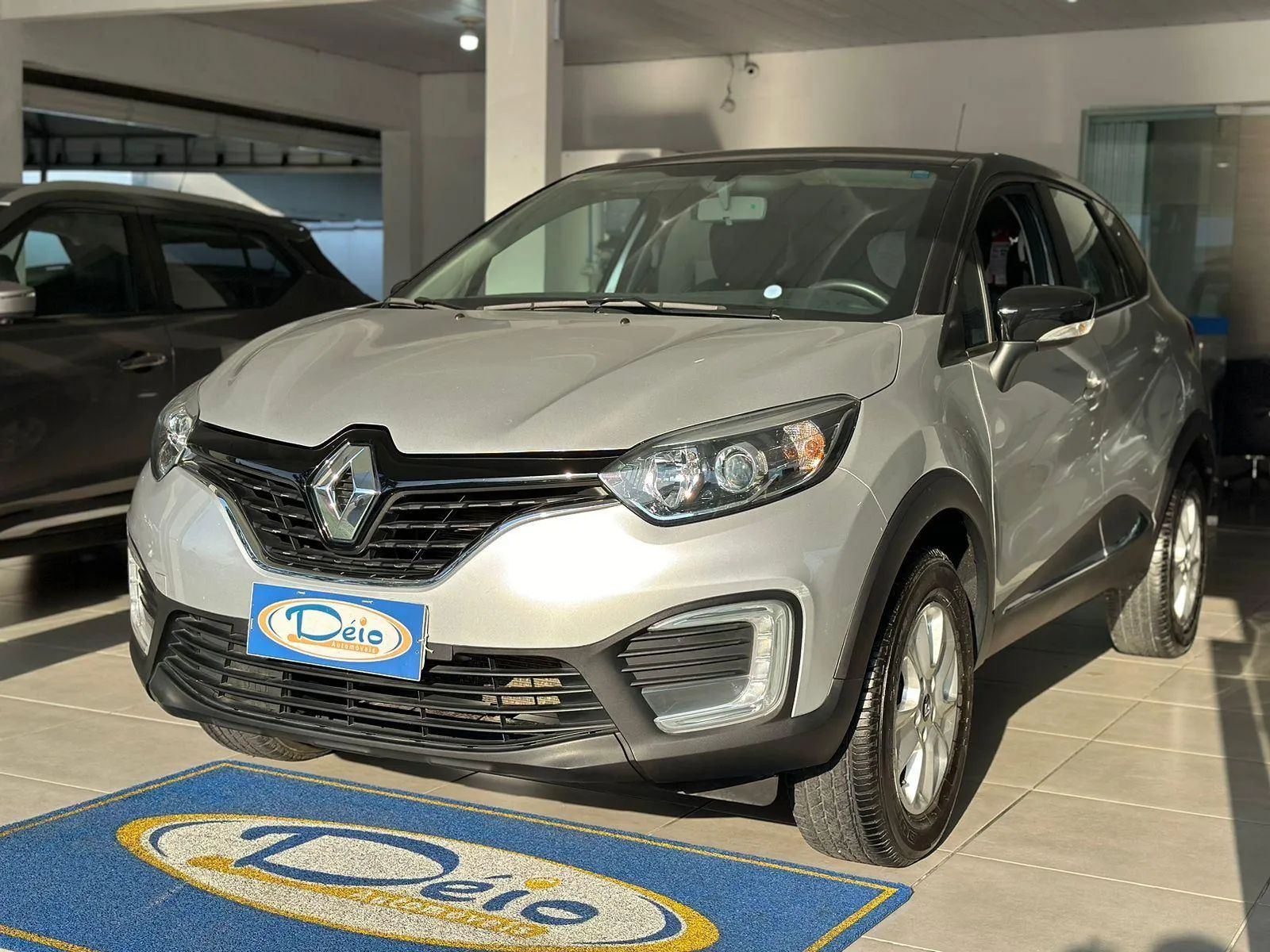 CAPTUR LIFE 1.6 16V FLEX 5P AUT.  PRATA 2018/2019 - Foto 4