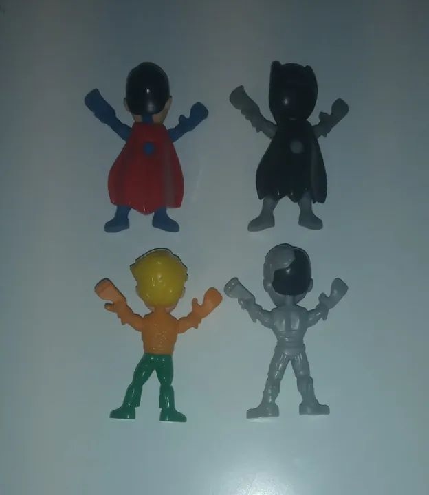 Liga da Justiça - Kinder Joy - Lote 4 Bonecos - Foto 4