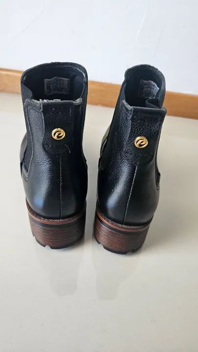 Bota Cano Baixo Em Couro - Foto 3