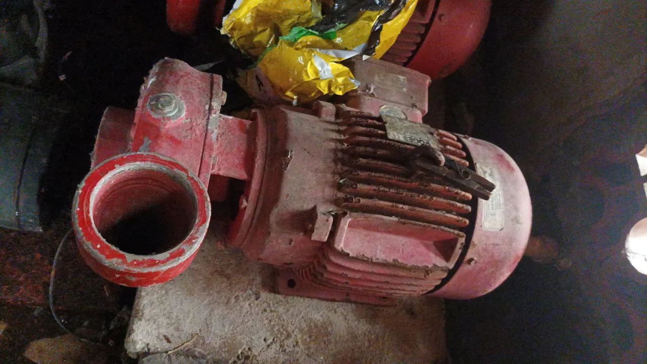 Vendo Bombas d'água trifásica no estado 3,0CV - Foto 5