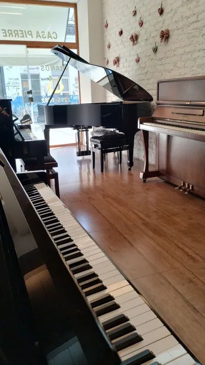 Pianos nacionais e importados 