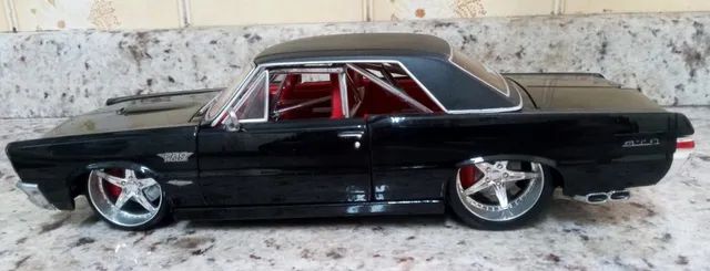 Maisto 1965 Pontiac GTO- Special Edition Black Pro Rodz - 1/18