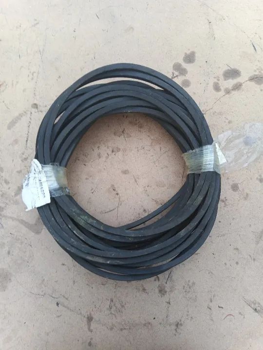 Correia em ?V? ar condicionado JCB 3C A35 comp. 2891mm - Foto 3