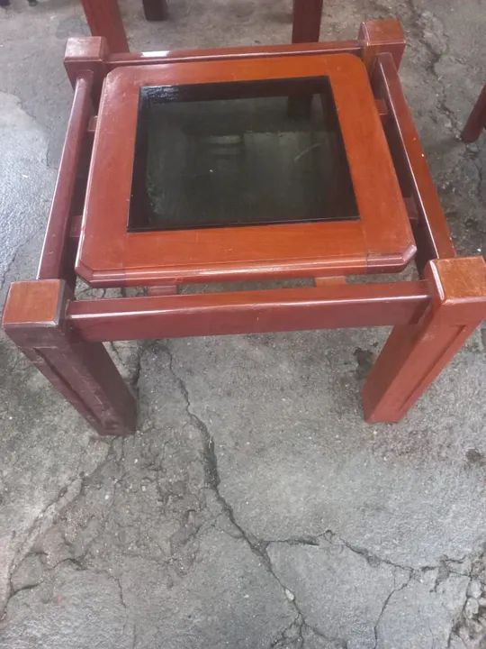 Mesa de centro em madeira maciça com vidro - Foto 3