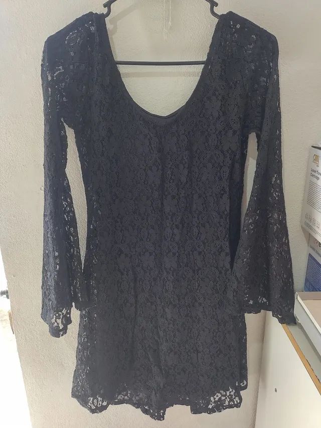 Vestido de renda preto com manga comprida 