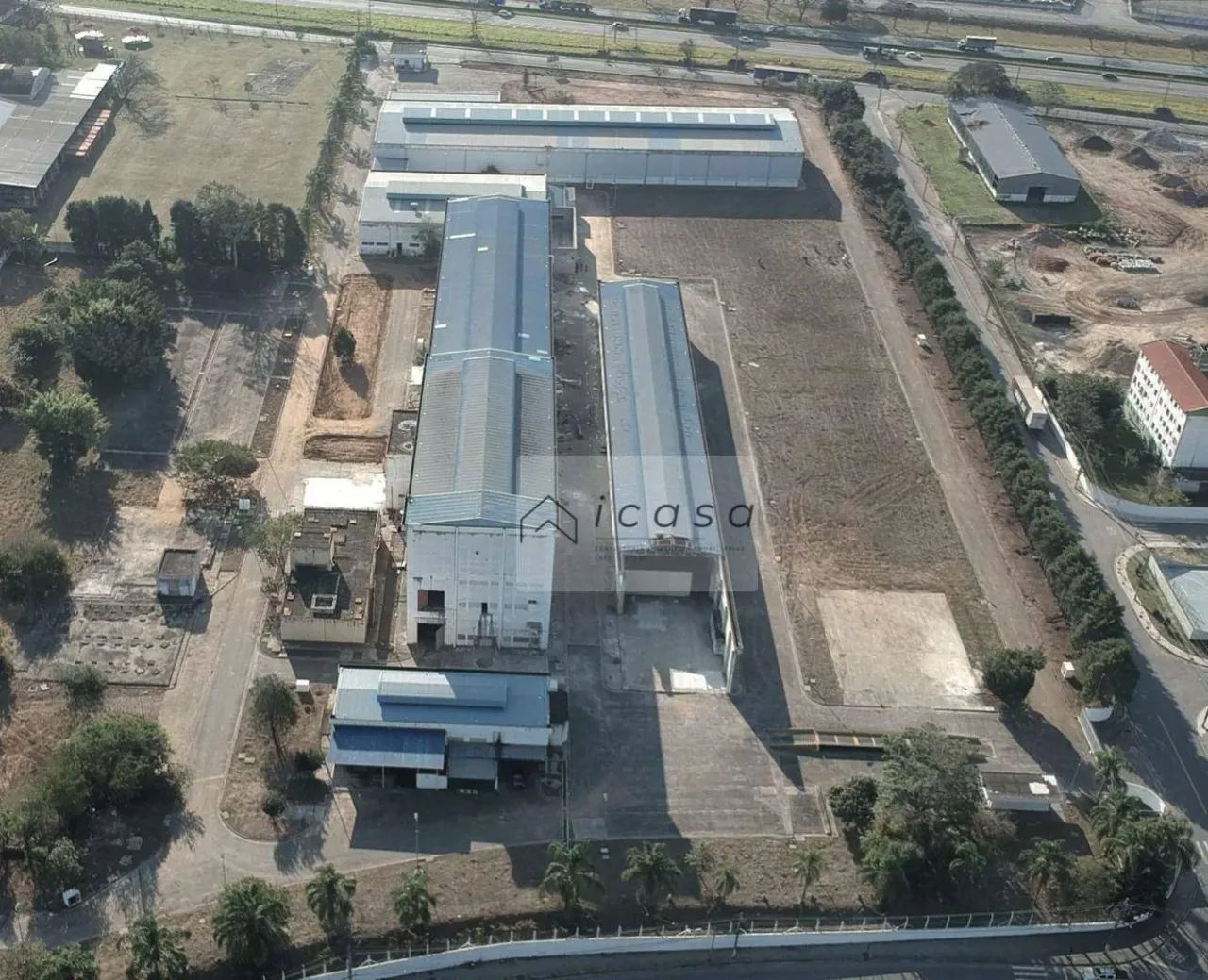 Galpão, 14226 m² A.c e 60.000,00 m2 A.t -Frente Km128 Dutra - Caçapava/SP - Foto 2