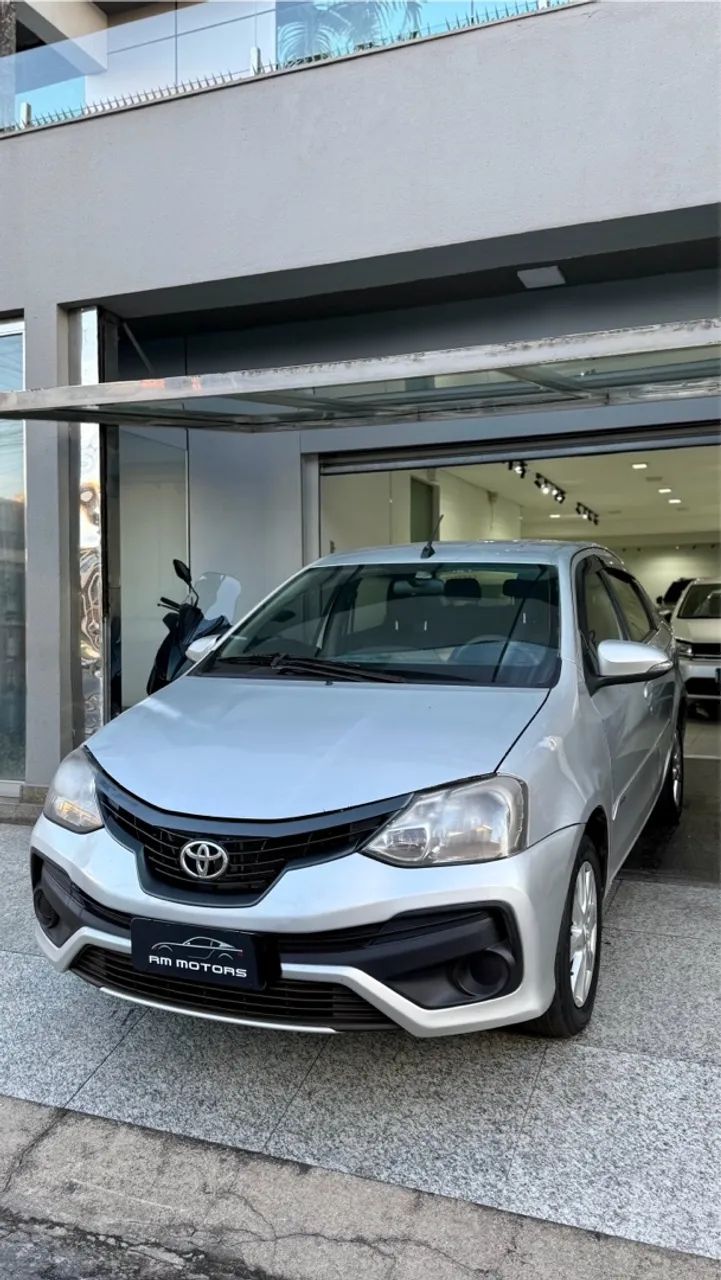 TOYOTA  ETIOS 1.5 SEDAN 2020 PLUSS COMPLETO ORIGINAL RODAS MULTIMÍDIA REVISÃO - Foto 4