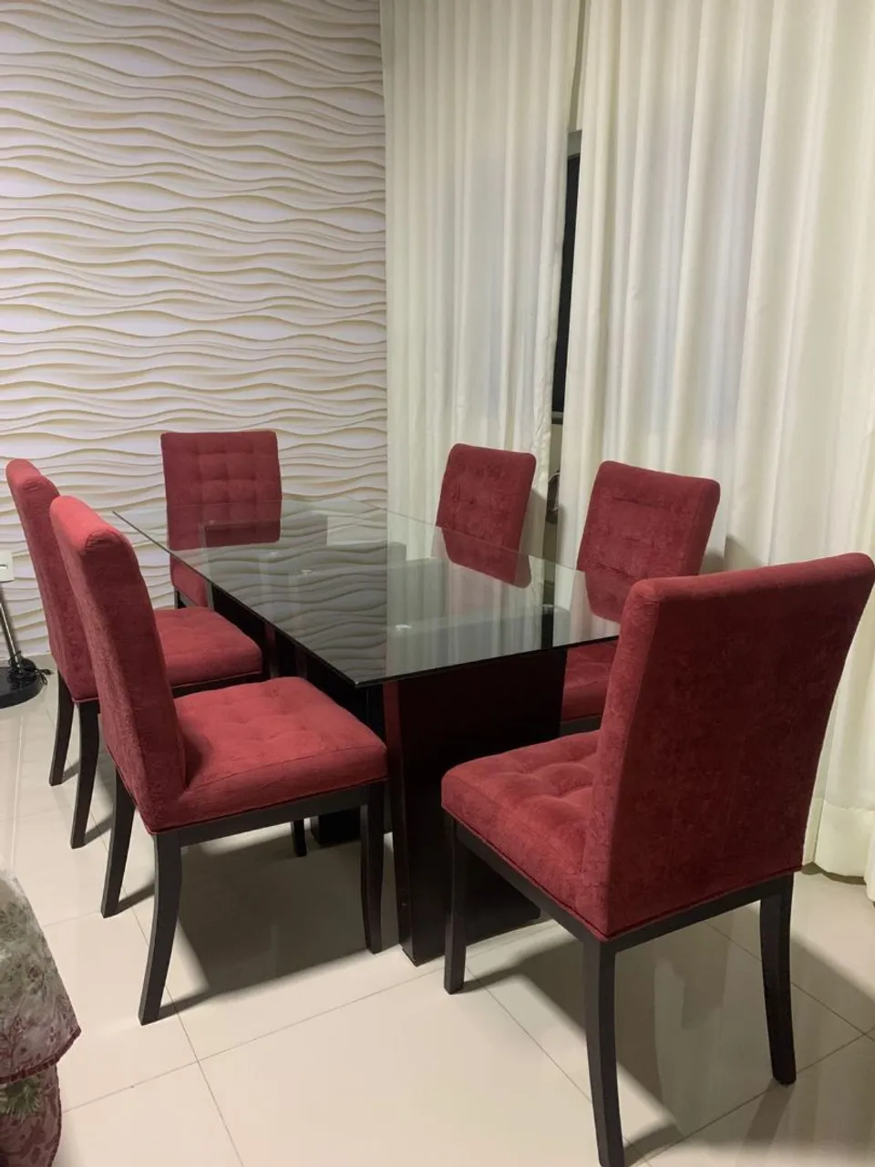 Mesa de Jantar Elegante com 6 Cadeiras