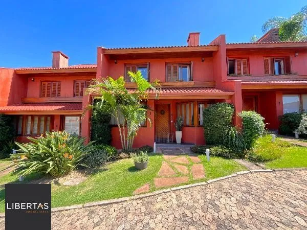 Casa Condominio em Porto Alegre, no bairro Cristal, com 4 dormitório(s), e 4 banheiros, à