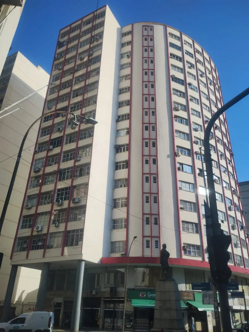 Centro - Sala comercial para locação na Av. Passos