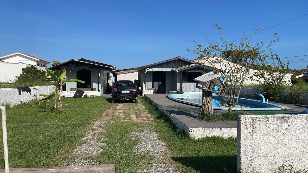 CASA EM COROADOS-GUARATUBA