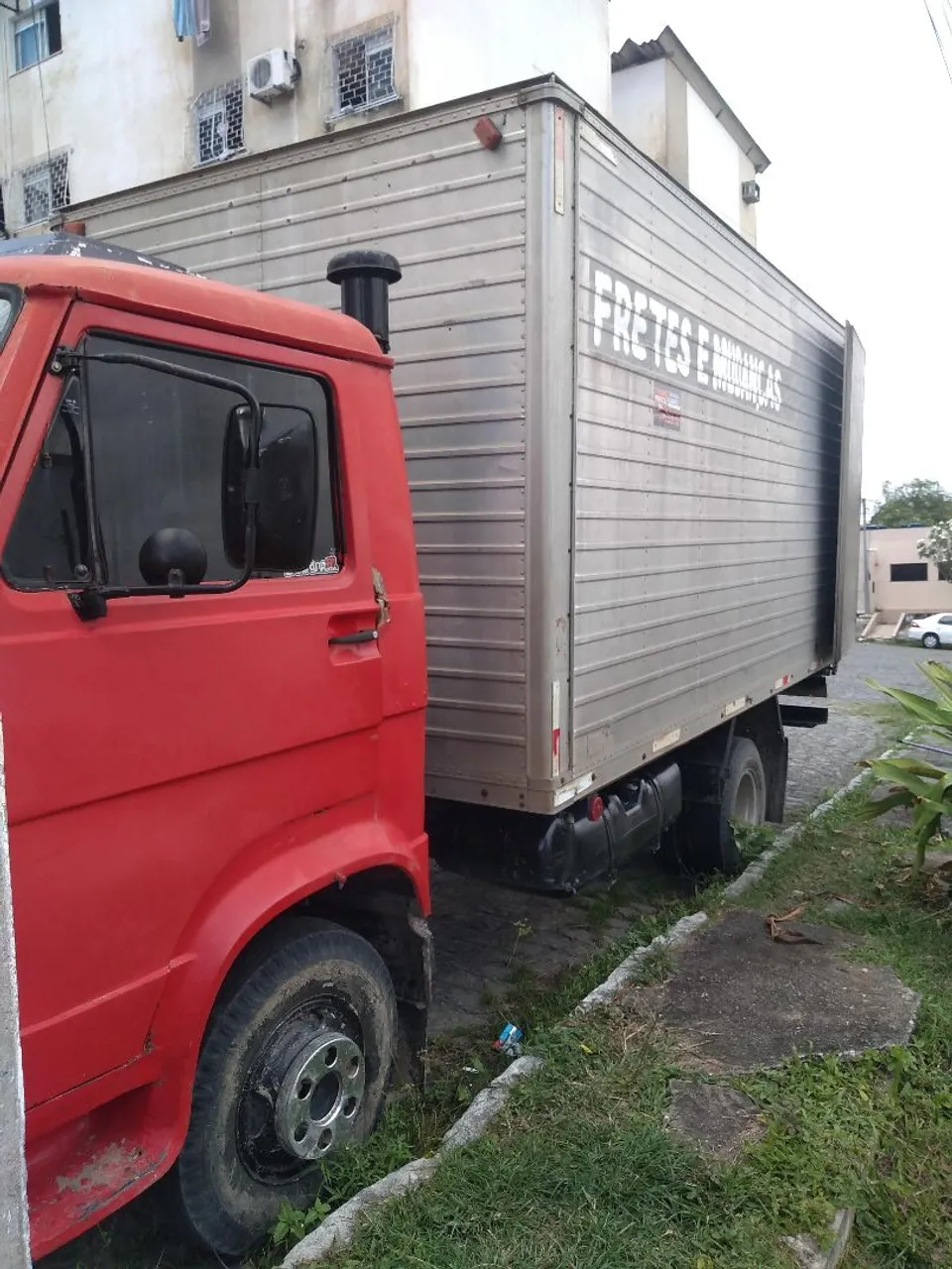 Frete, mudança, carreto caminhão baú