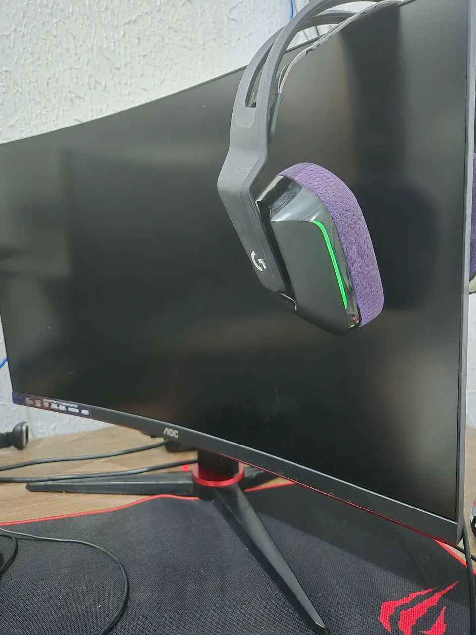 Monitor AOC 27" 240hz Curvo - com defeito
