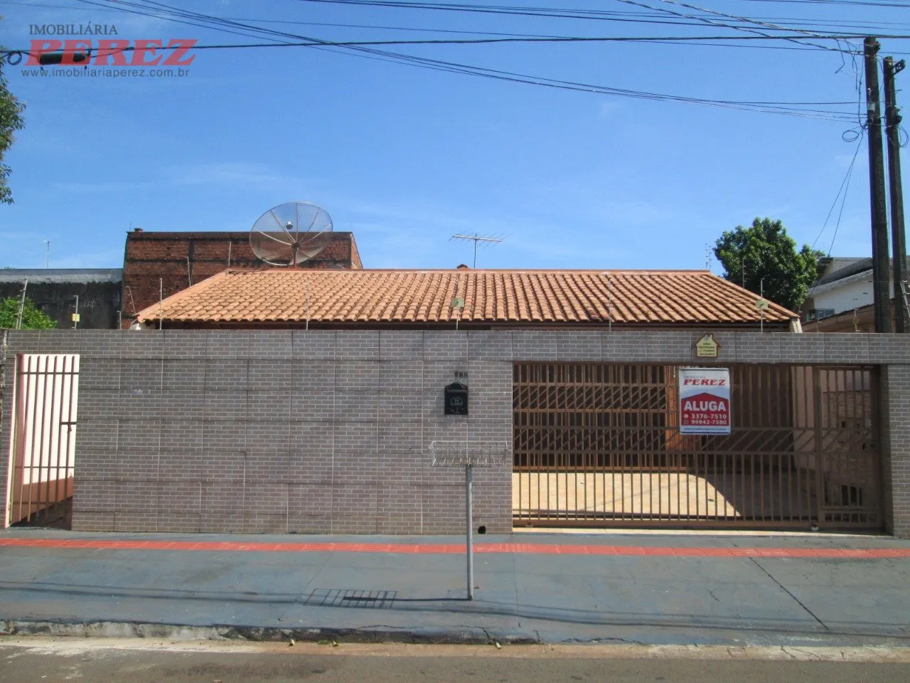 A Imobiliária Perez oferece a você mais uma ótima oportunidade de casa para locação em Lon