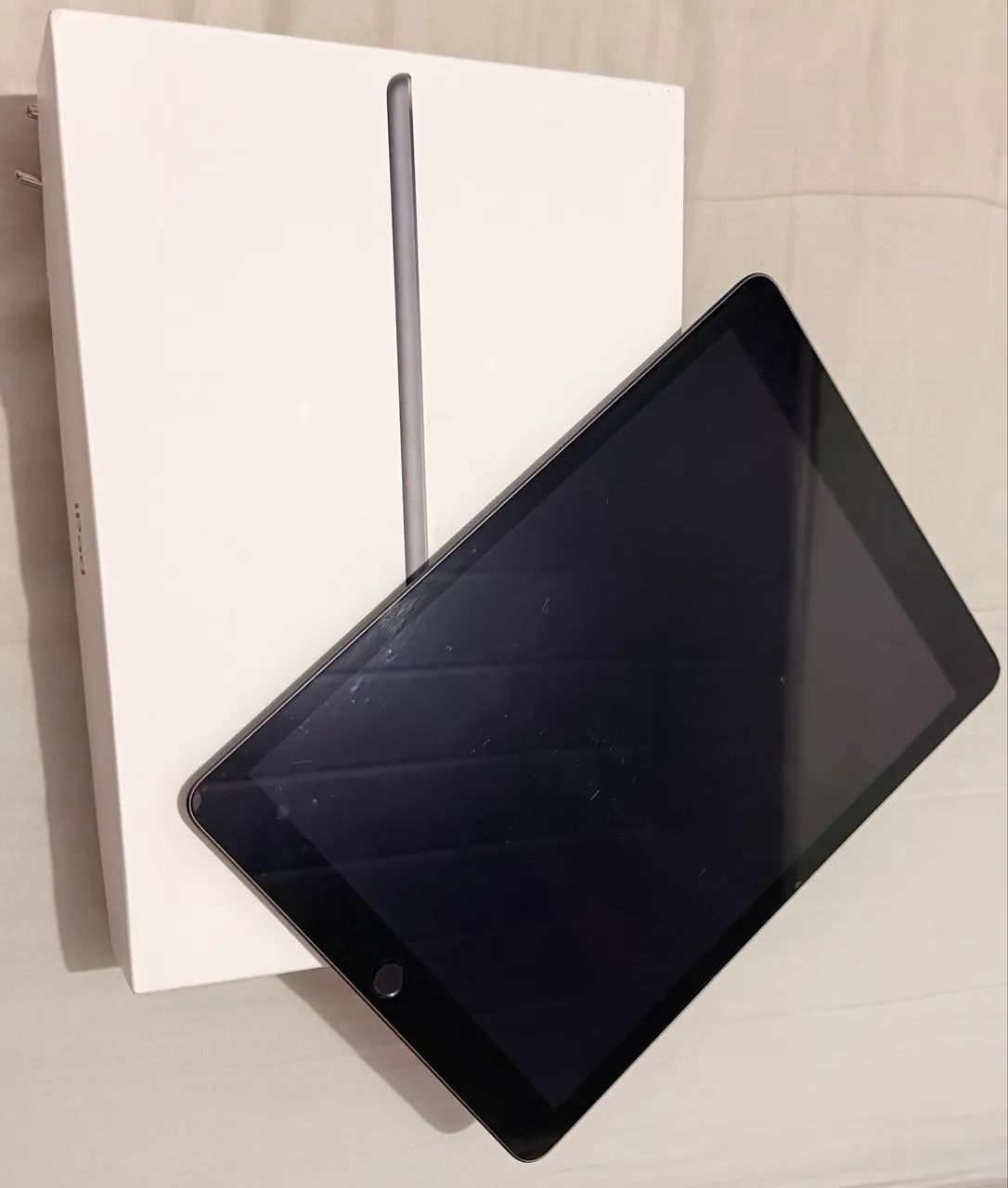 iPad 964169981175809122