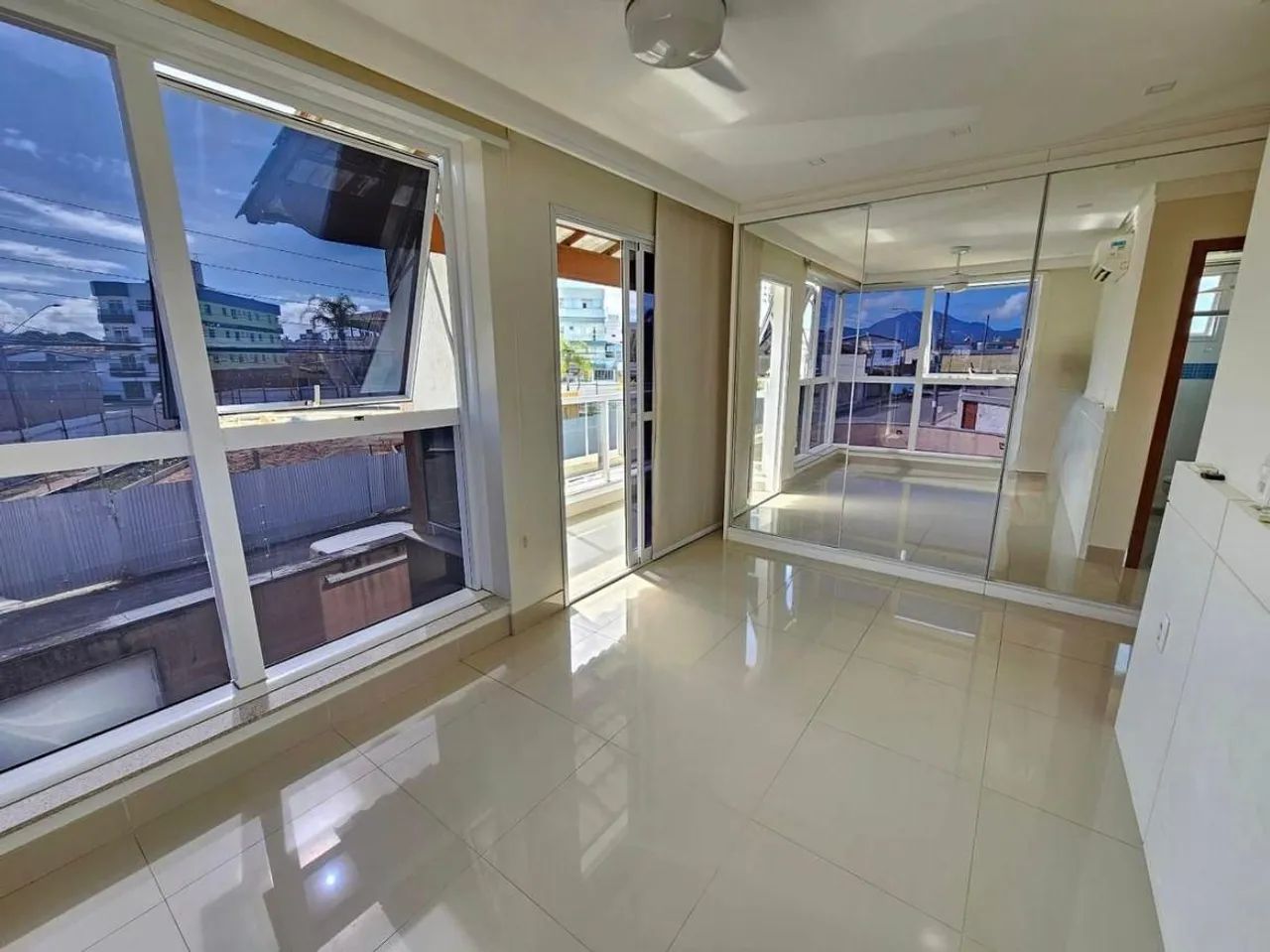 Casa  luxuosa de alto padrão para locação Anual. - Foto 3