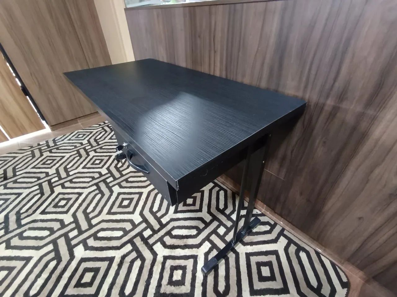 Mesa Preta reta com 1 gaveta 120x60 cor preta 