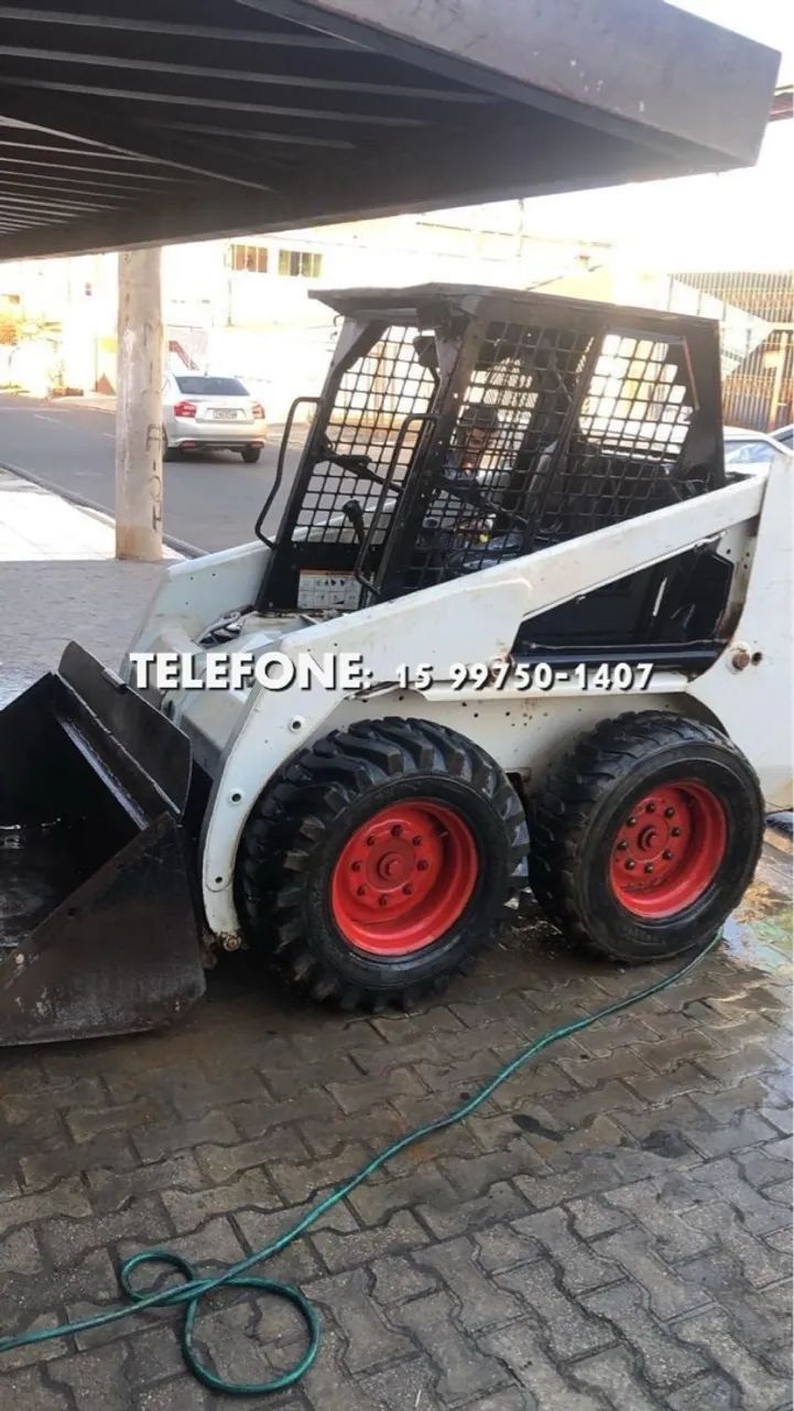 Bobcat com Telefone para contato - Foto 6