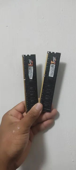 2x Memórias RAM 8GB DDR3 - R2X