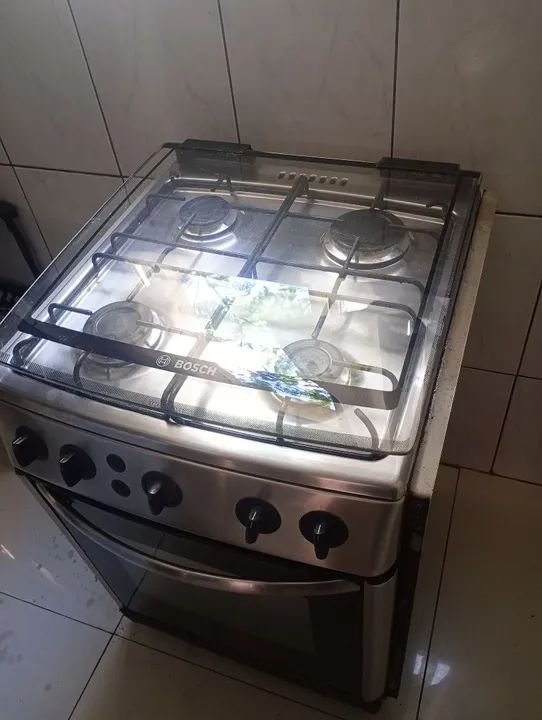 Fogão 4 Bocas com Forno -  Excelente estado! - Foto 3