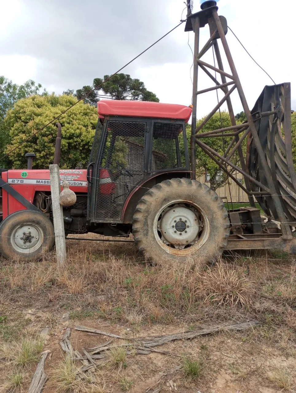 Trator Massey Ferguson 275