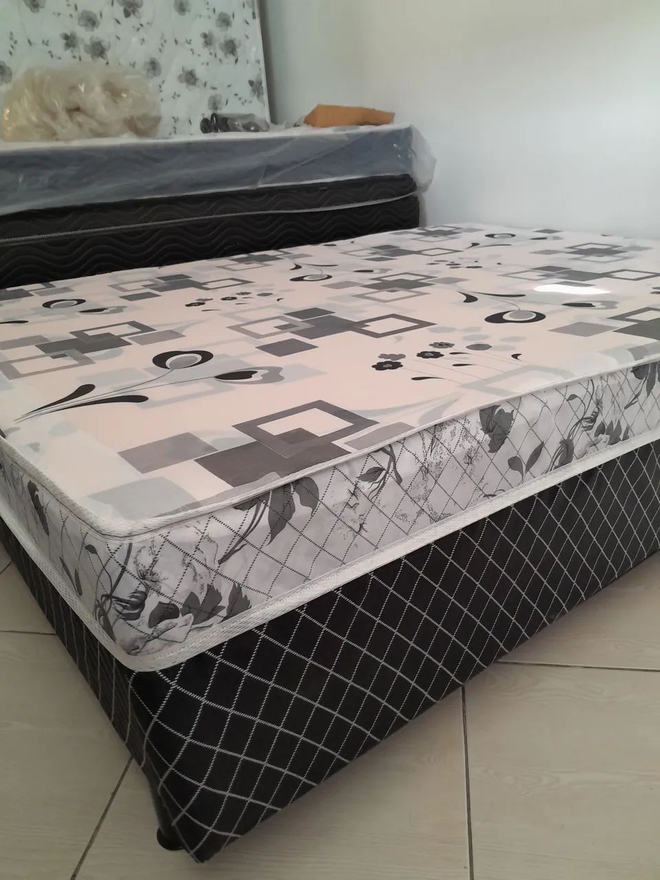 Cama Box Casal com Colchão - Novo $330